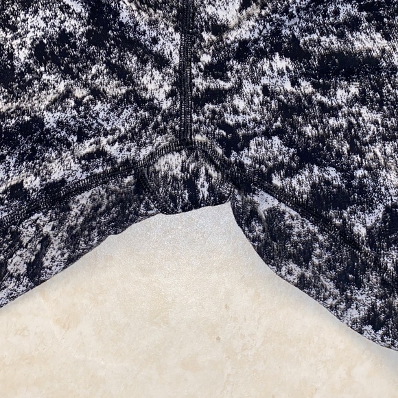 Lululemon leggings 28” luxtreme new - Picture 6 of 9